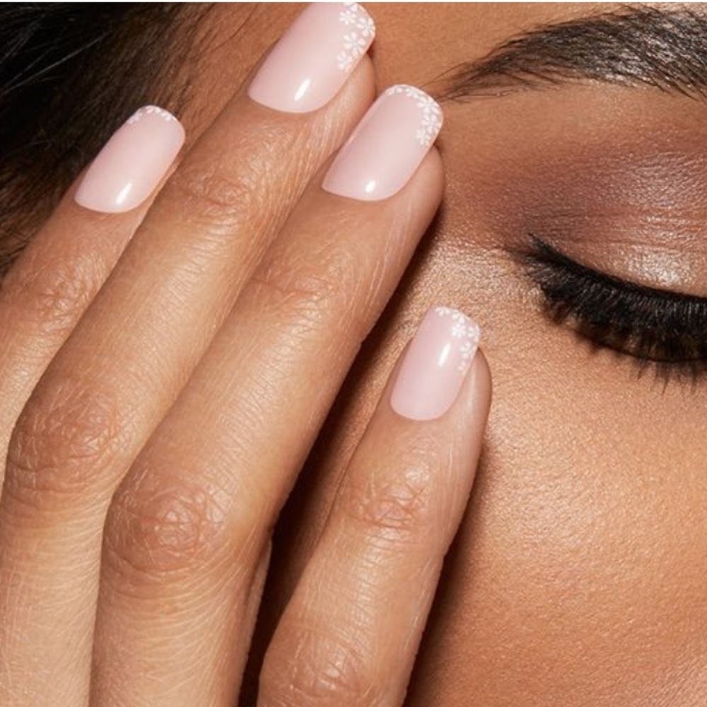 3/$36 New In box Static Nails Oh Daisy Square Press-On Nails